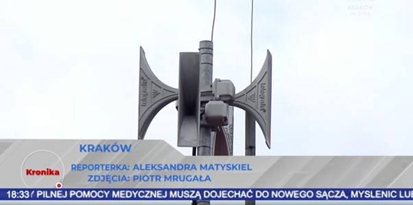 Sirène électronique Gibon 600 W de Telegrafia présentée dans un reportage télévisé à Cracovie
