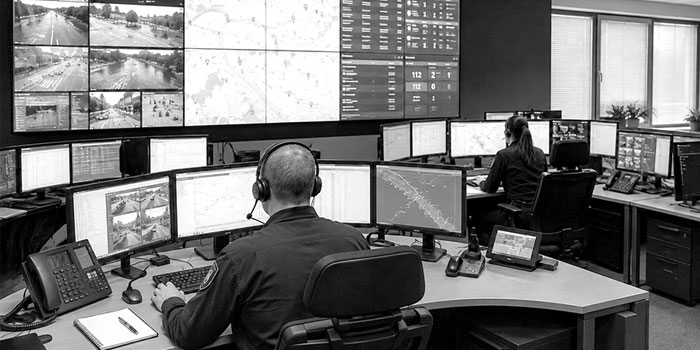 Coordinated Crisis Management Response Coordinated crisis management response with central and local warning control